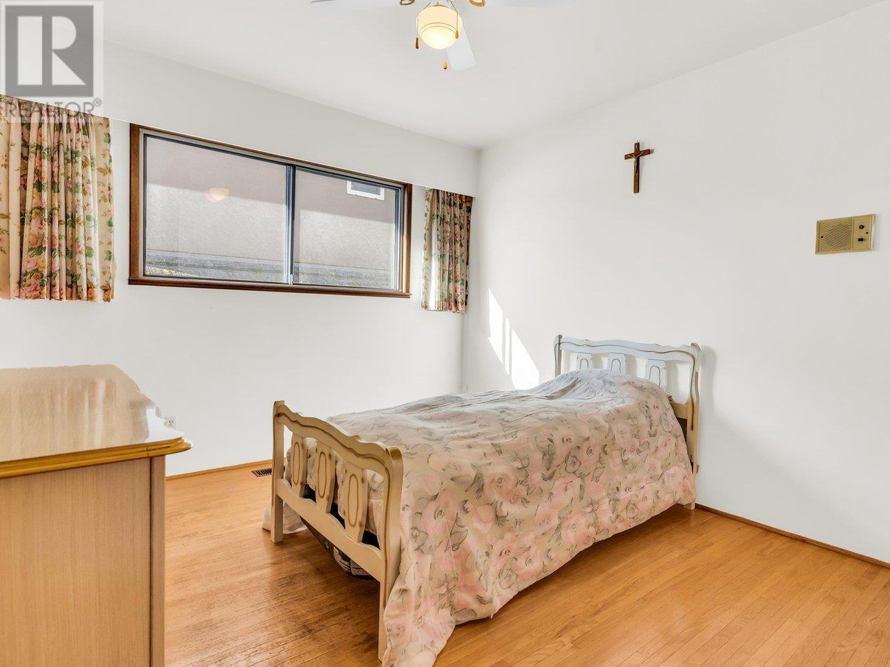 Listing Picture 23 of 40 : 3430 E 22ND AVENUE, Vancouver / 溫哥華 - 魯藝地產 Yvonne Lu Group - MLS Medallion Club Member