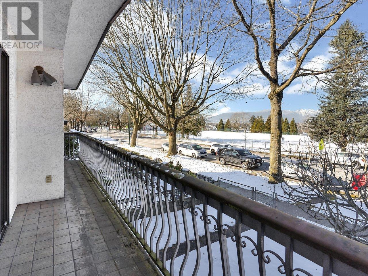 Listing Picture 39 of 40 : 3430 E 22ND AVENUE, Vancouver / 溫哥華 - 魯藝地產 Yvonne Lu Group - MLS Medallion Club Member