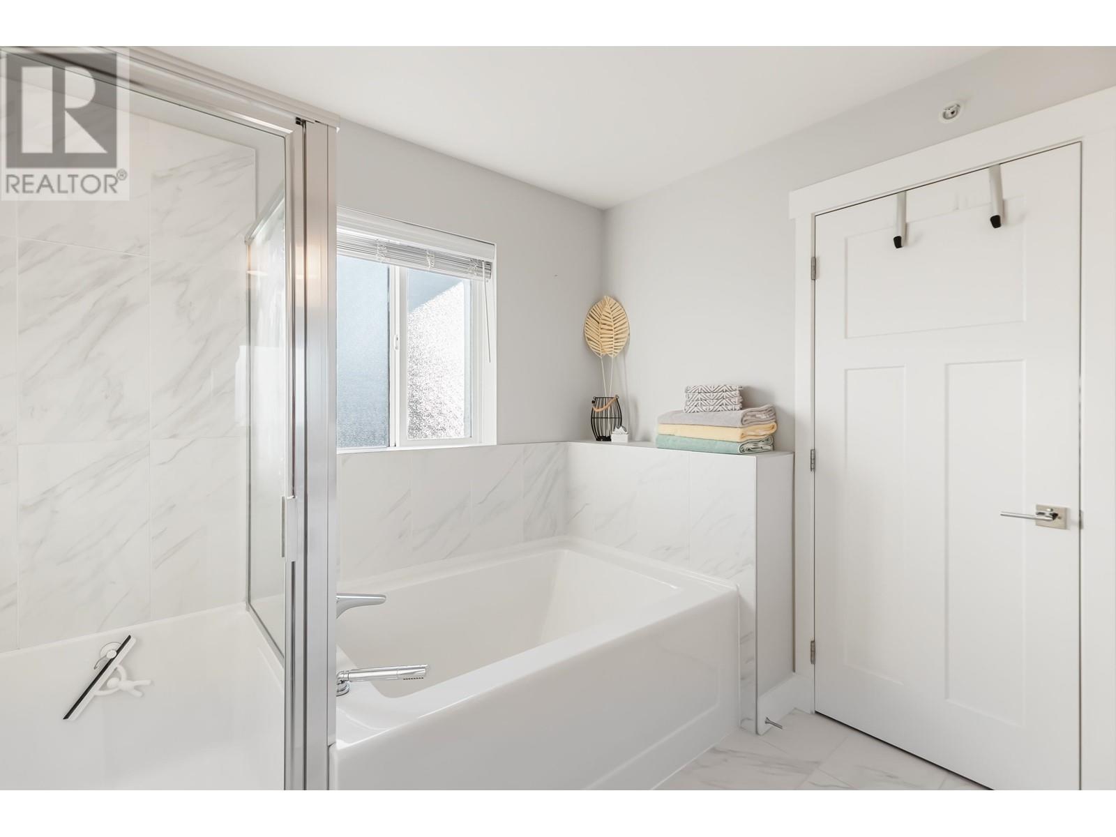 23942 Kanaka Way, Maple Ridge, British Columbia  V2W 0H7 - Photo 22 - R2961524