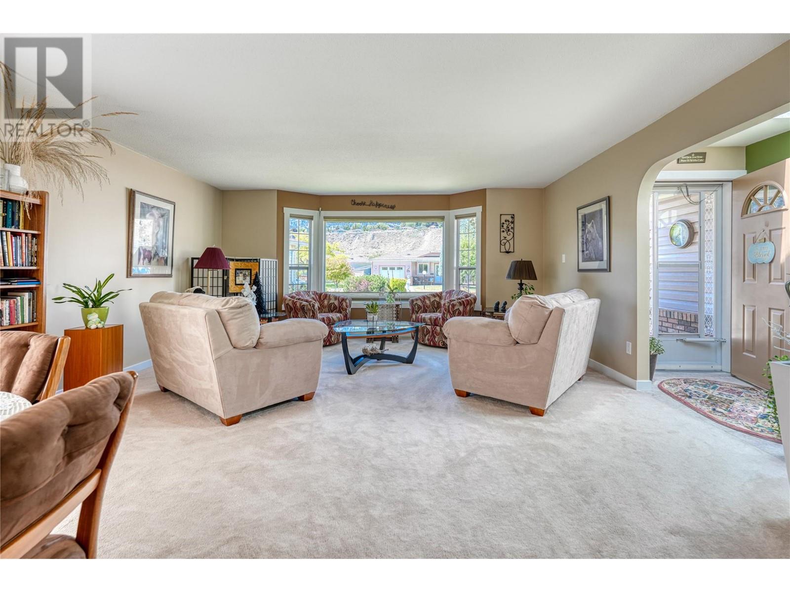 Property at 43 Kingfisher Drive image 2