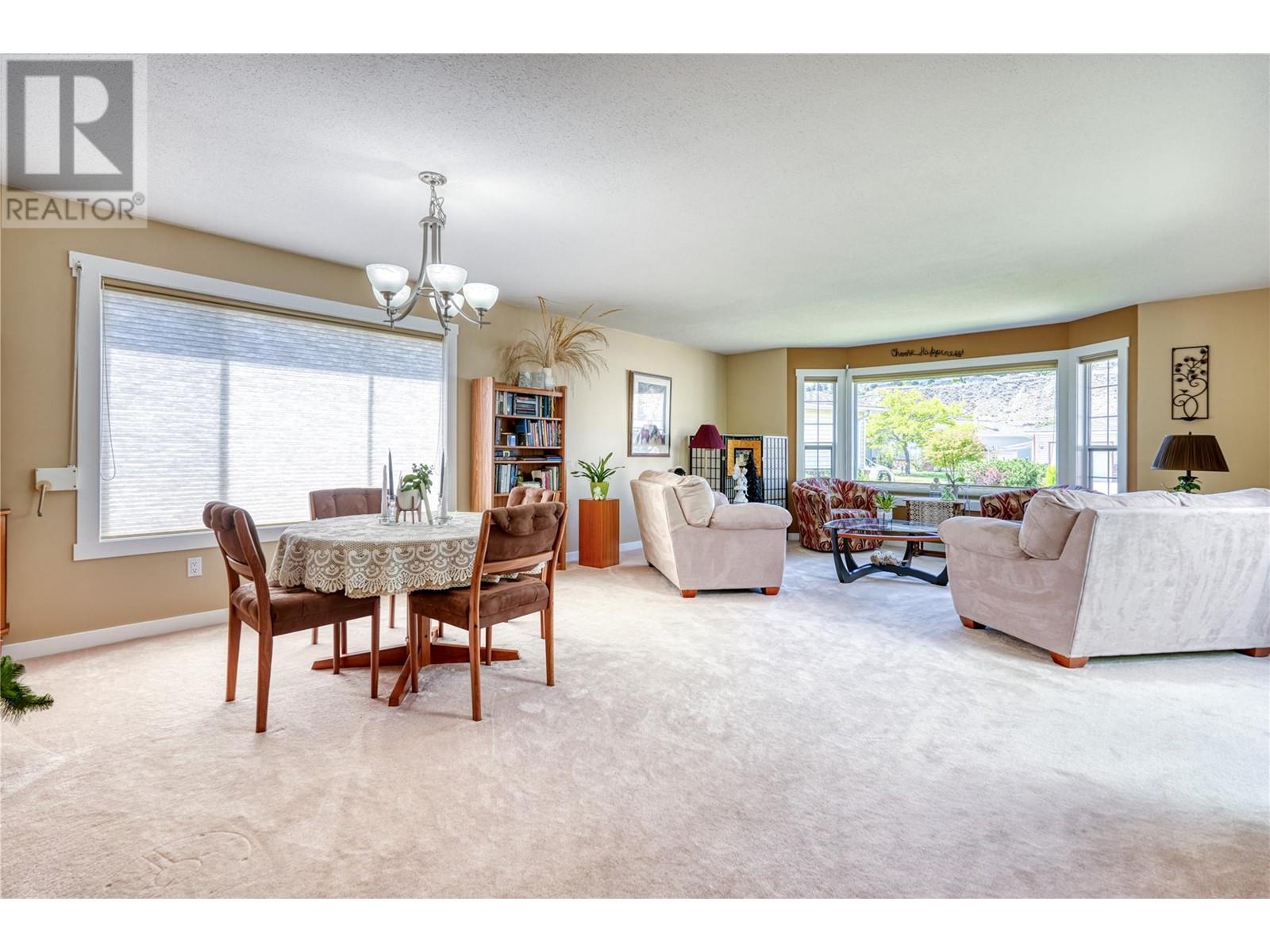 Property at 43 Kingfisher Drive image 3