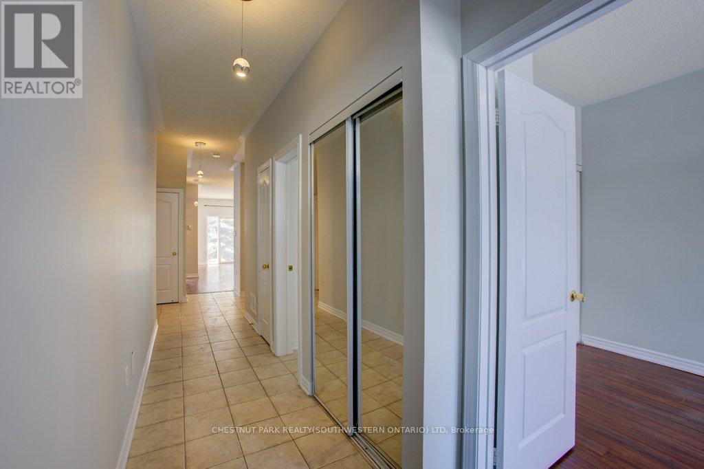 Property at 27 - 19 NIAGARA DRIVE image 4