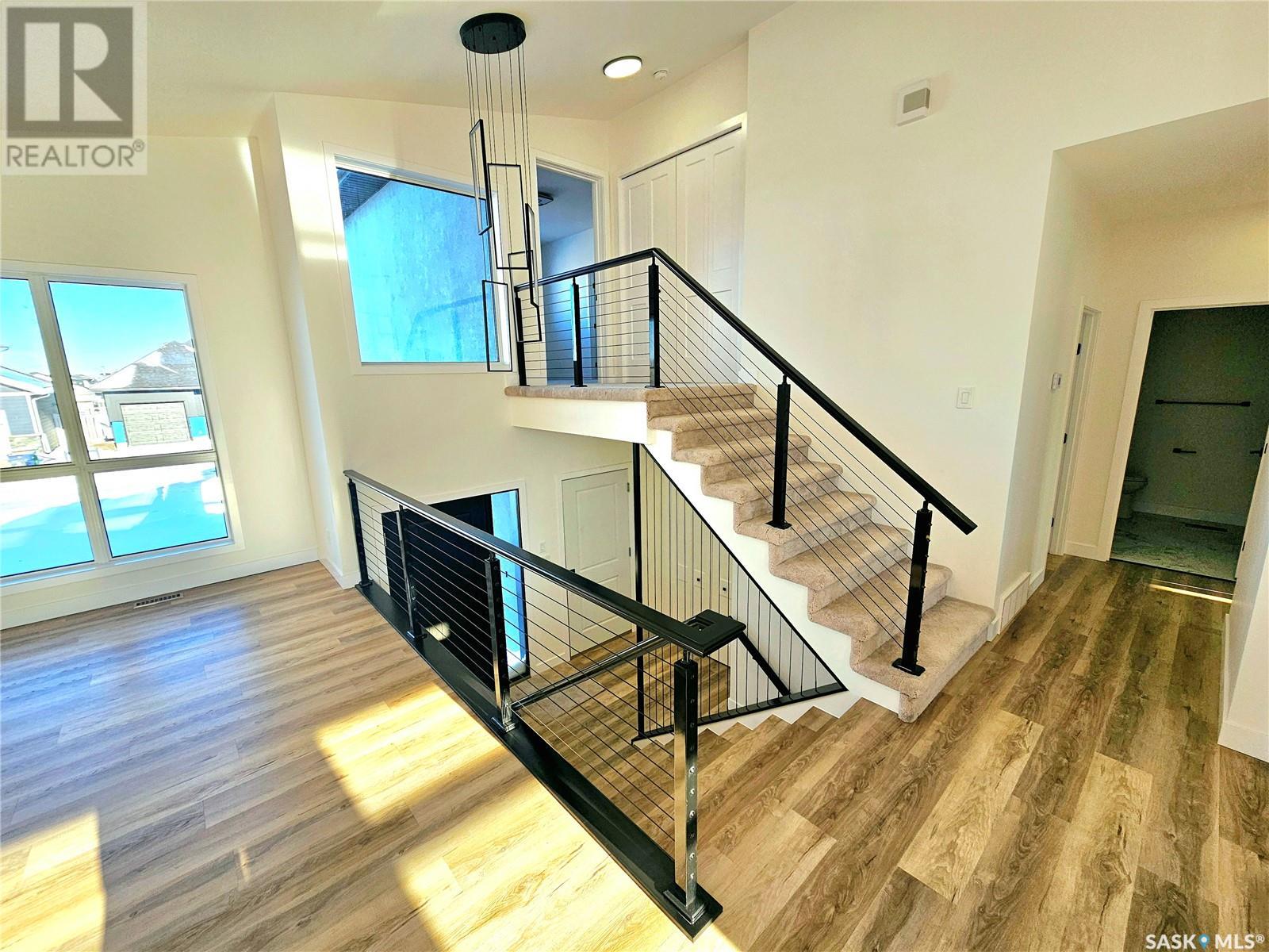 Property at 310 Flynn MANOR image 3