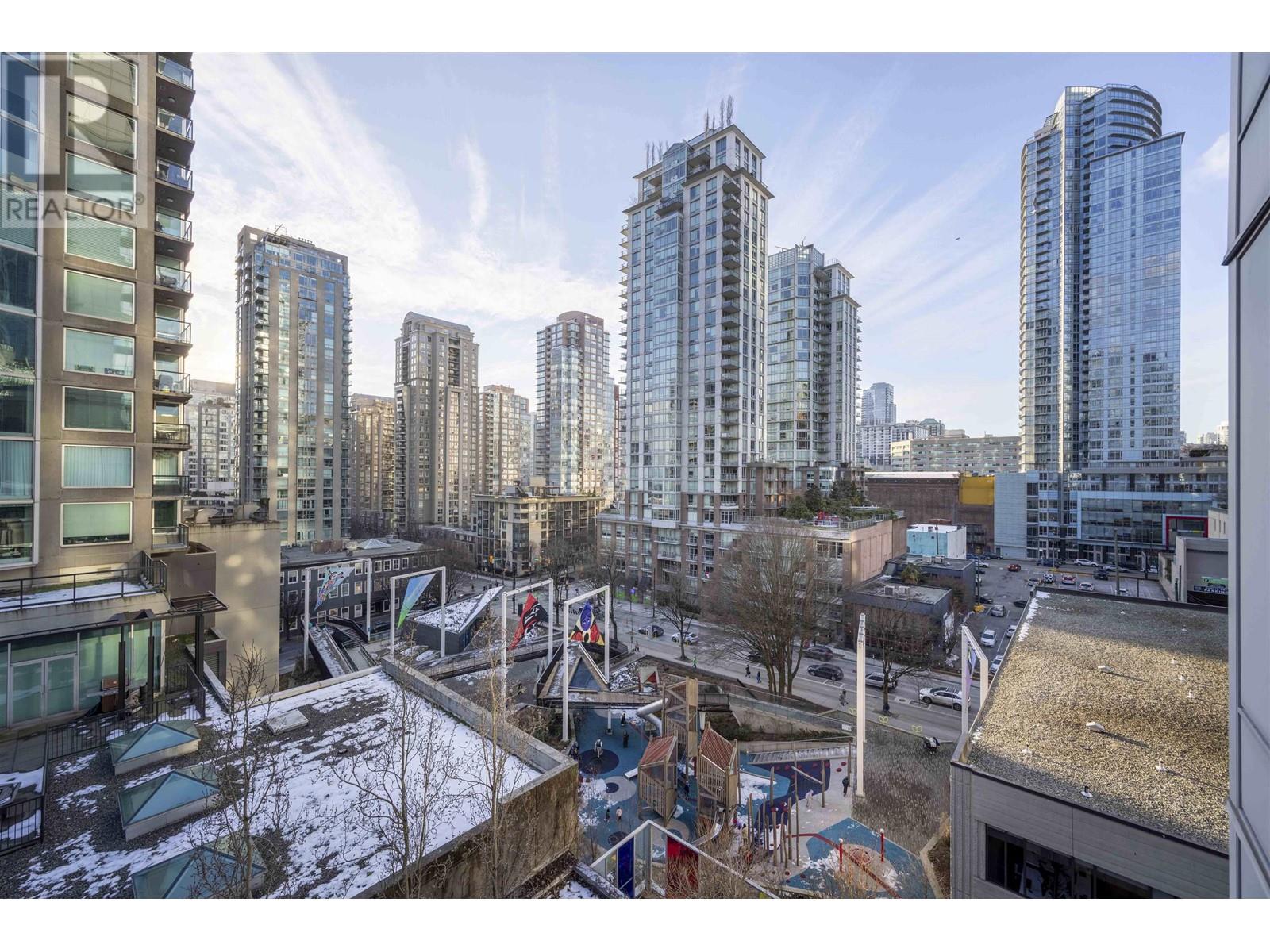 Listing Picture 17 of 25 : 808 833 HOMER STREET, Vancouver / 溫哥華 - 魯藝地產 Yvonne Lu Group - MLS Medallion Club Member