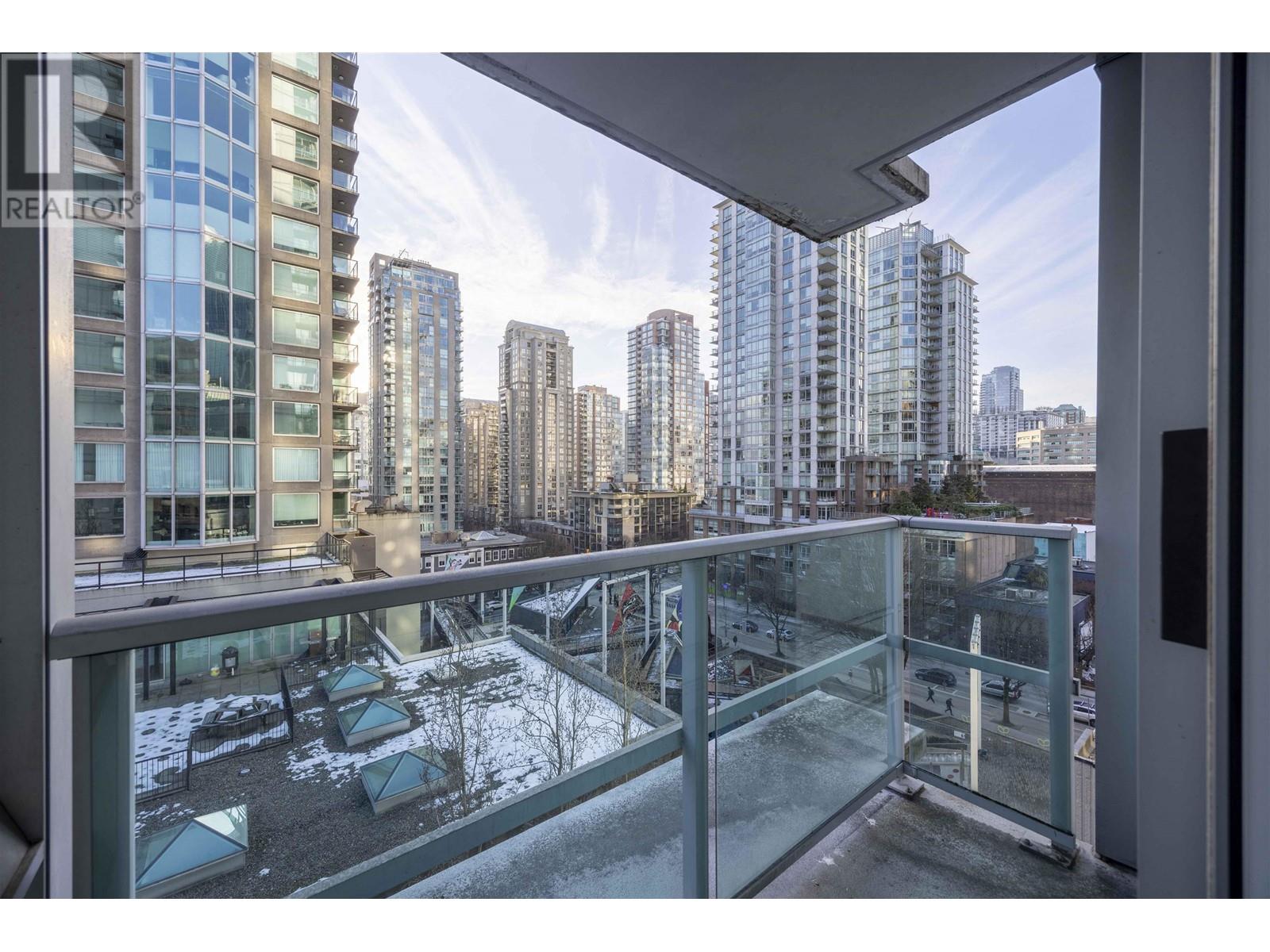 Listing Picture 16 of 25 : 808 833 HOMER STREET, Vancouver / 溫哥華 - 魯藝地產 Yvonne Lu Group - MLS Medallion Club Member