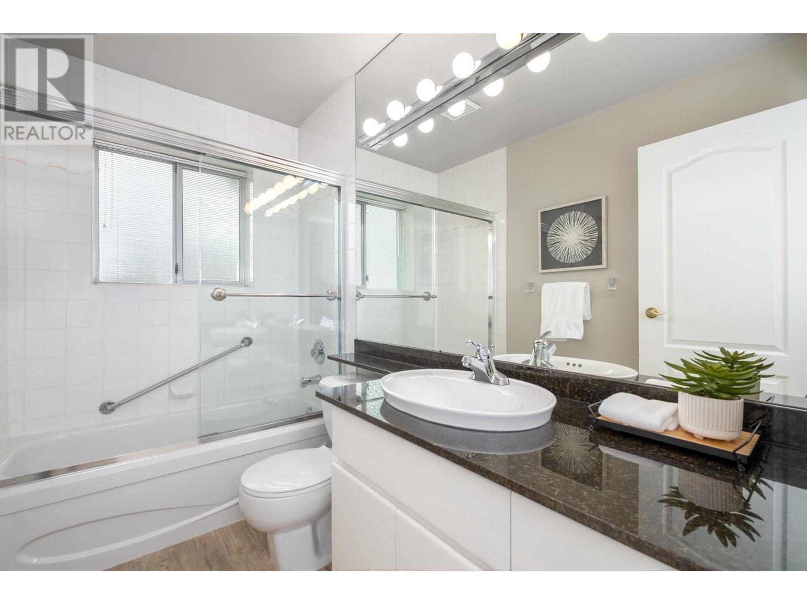 Listing Picture 19 of 27 : 216 7600 MOFFATT ROAD, Richmond / 烈治文 - 魯藝地產 Yvonne Lu Group - MLS Medallion Club Member