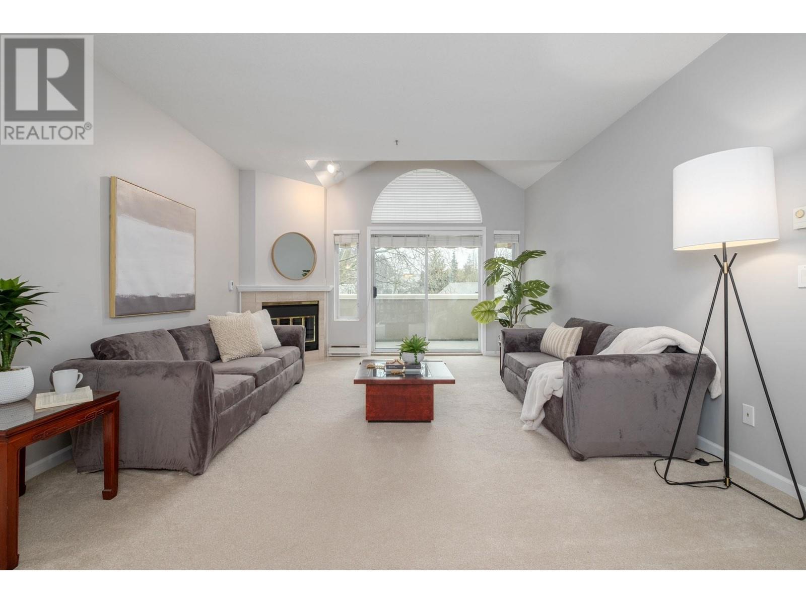 Listing Picture 3 of 27 : 216 7600 MOFFATT ROAD, Richmond / 烈治文 - 魯藝地產 Yvonne Lu Group - MLS Medallion Club Member