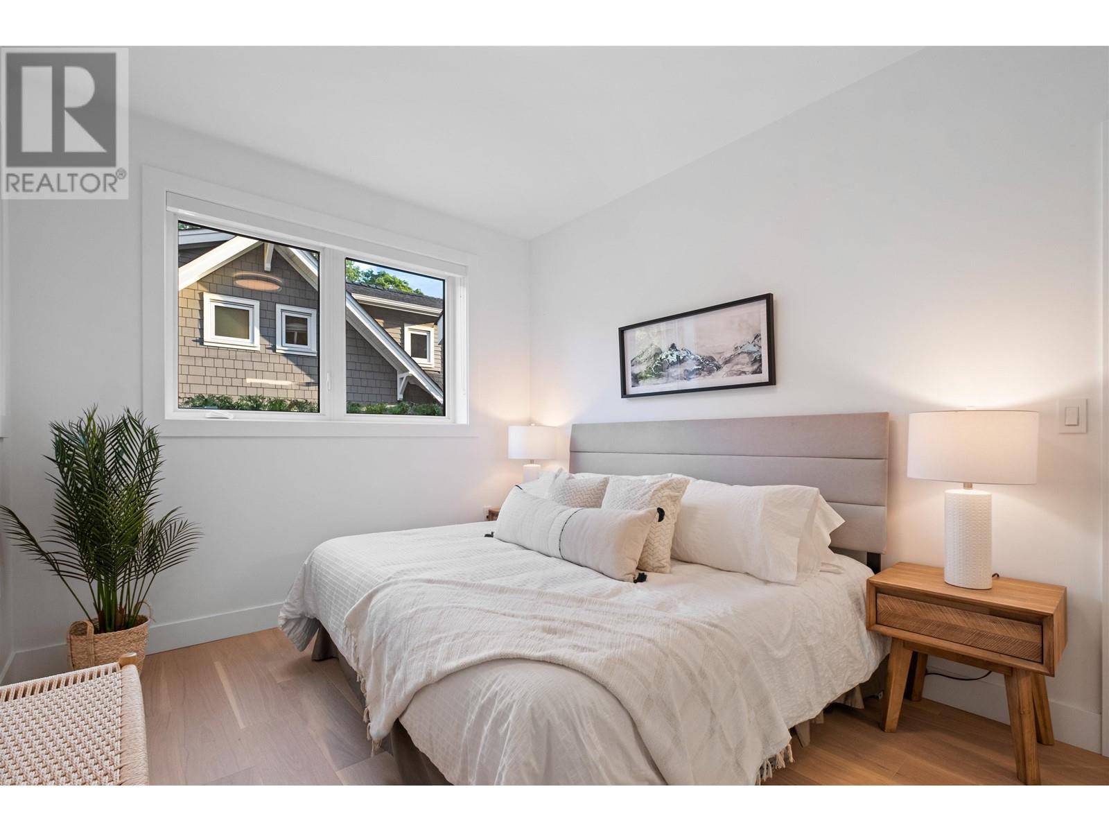 Listing Picture 12 of 22 : 2018 E 6TH AVENUE, Vancouver / 溫哥華 - 魯藝地產 Yvonne Lu Group - MLS Medallion Club Member