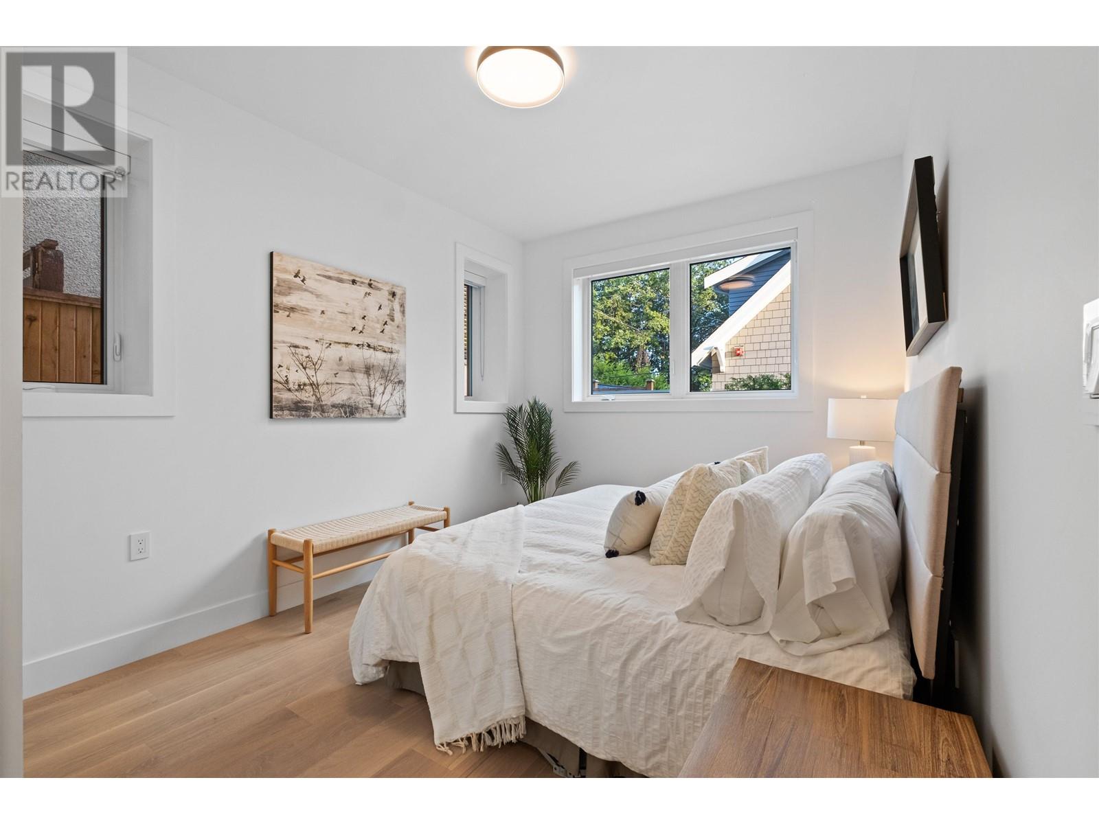 Listing Picture 14 of 22 : 2018 E 6TH AVENUE, Vancouver / 溫哥華 - 魯藝地產 Yvonne Lu Group - MLS Medallion Club Member