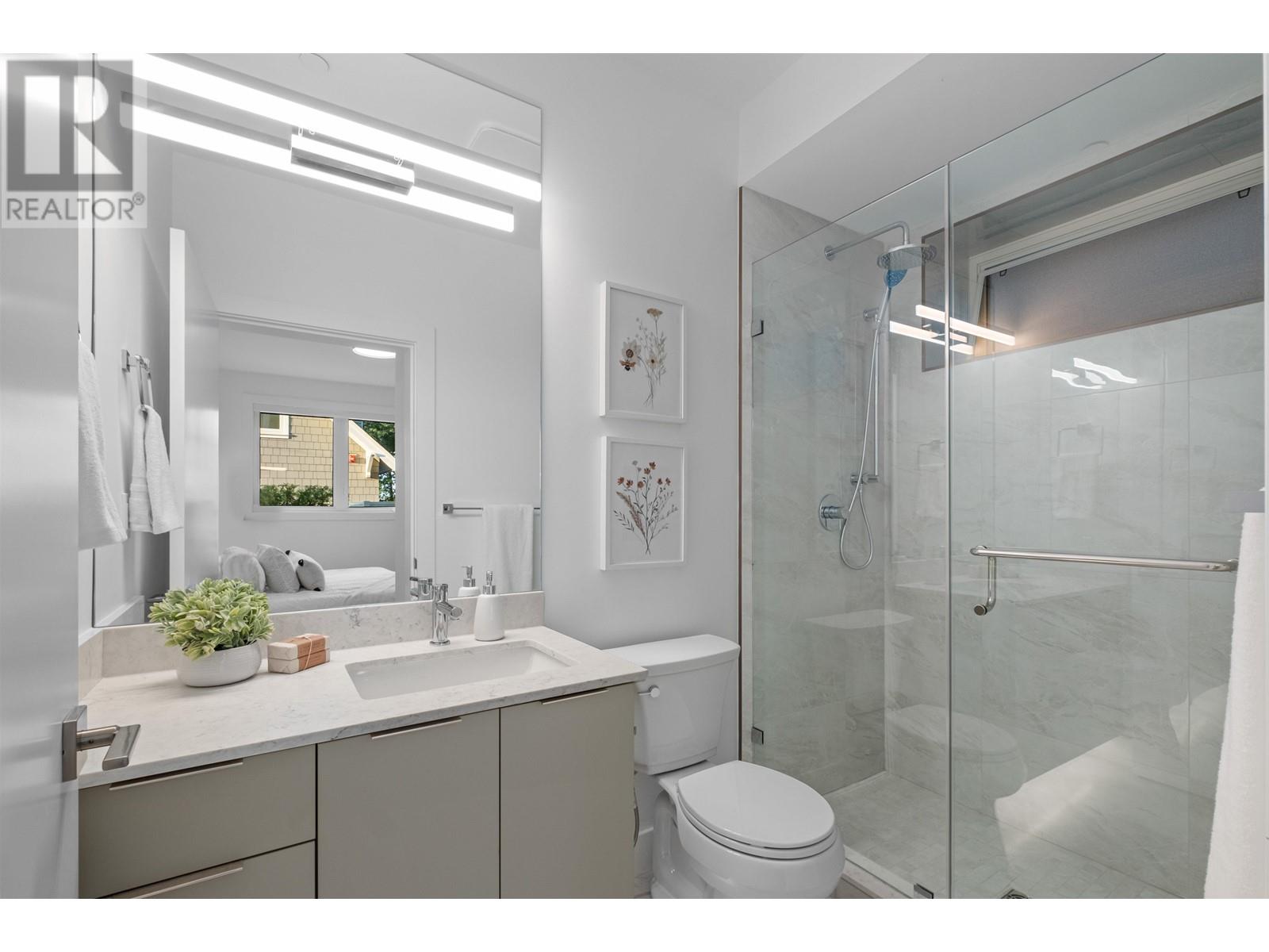 Listing Picture 15 of 22 : 2018 E 6TH AVENUE, Vancouver / 溫哥華 - 魯藝地產 Yvonne Lu Group - MLS Medallion Club Member