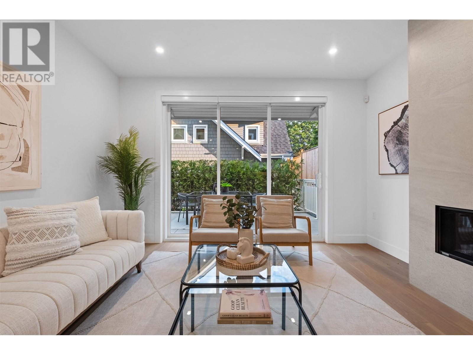 Listing Picture 6 of 22 : 2018 E 6TH AVENUE, Vancouver / 溫哥華 - 魯藝地產 Yvonne Lu Group - MLS Medallion Club Member