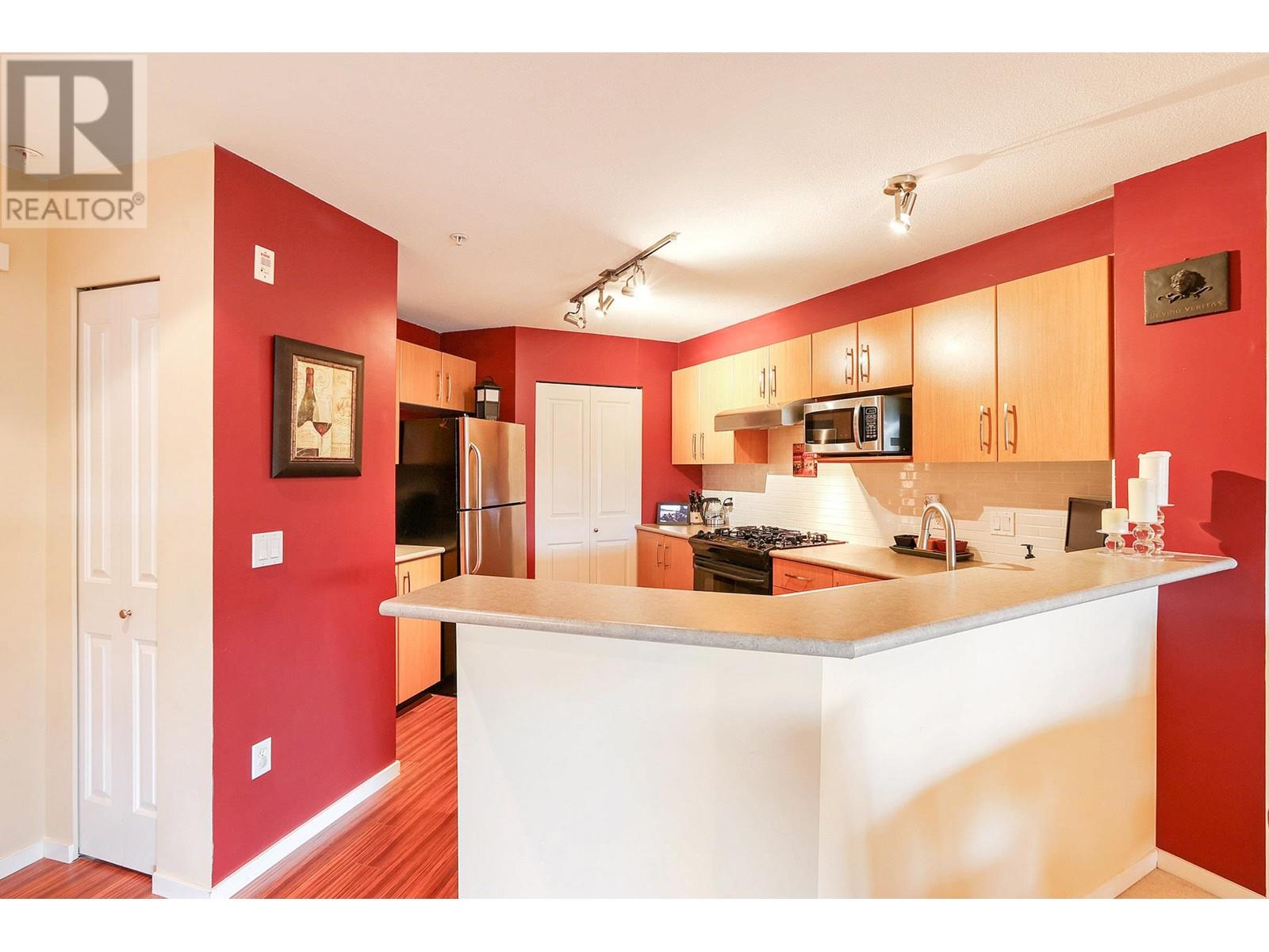 209 300 Klahanie Drive, Port Moody, British Columbia  V3H 5K8 - Photo 10 - R2967616