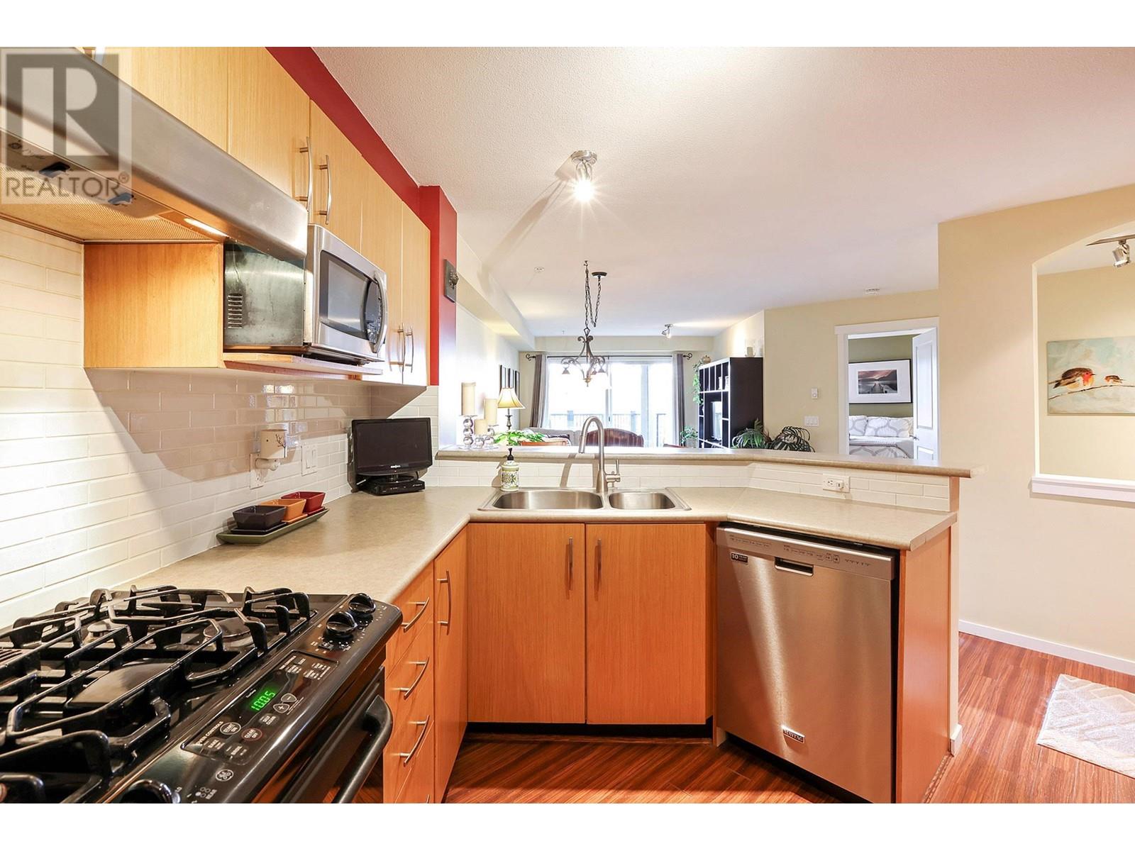209 300 Klahanie Drive, Port Moody, British Columbia  V3H 5K8 - Photo 13 - R2967616