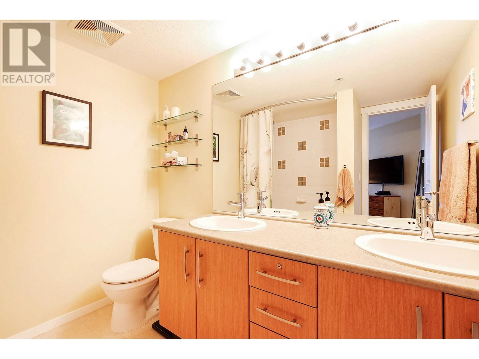 209 300 Klahanie Drive, Port Moody, British Columbia  V3H 5K8 - Photo 16 - R2967616