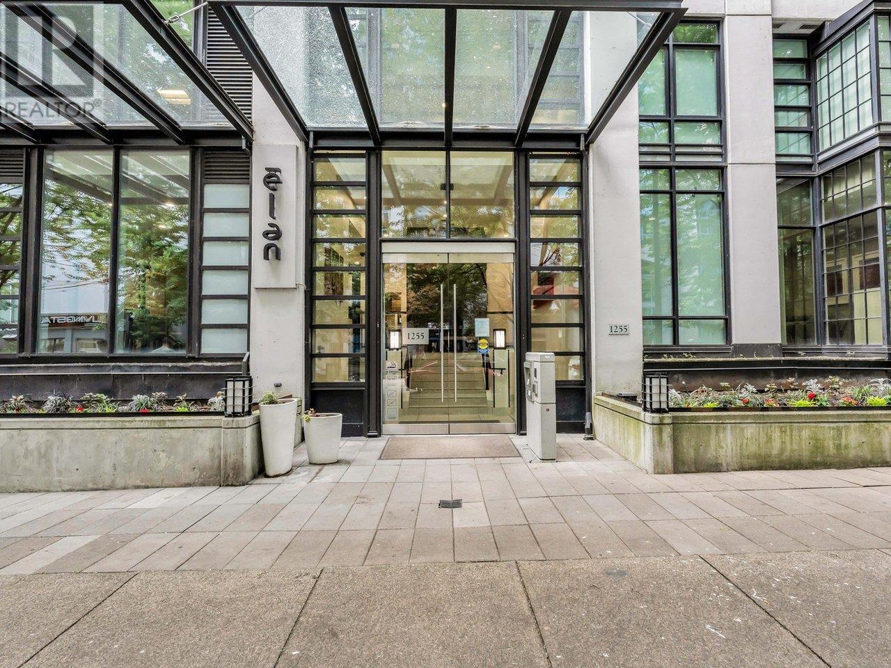 Listing Picture 35 of 40 : 3202 1255 SEYMOUR STREET, Vancouver / 溫哥華 - 魯藝地產 Yvonne Lu Group - MLS Medallion Club Member