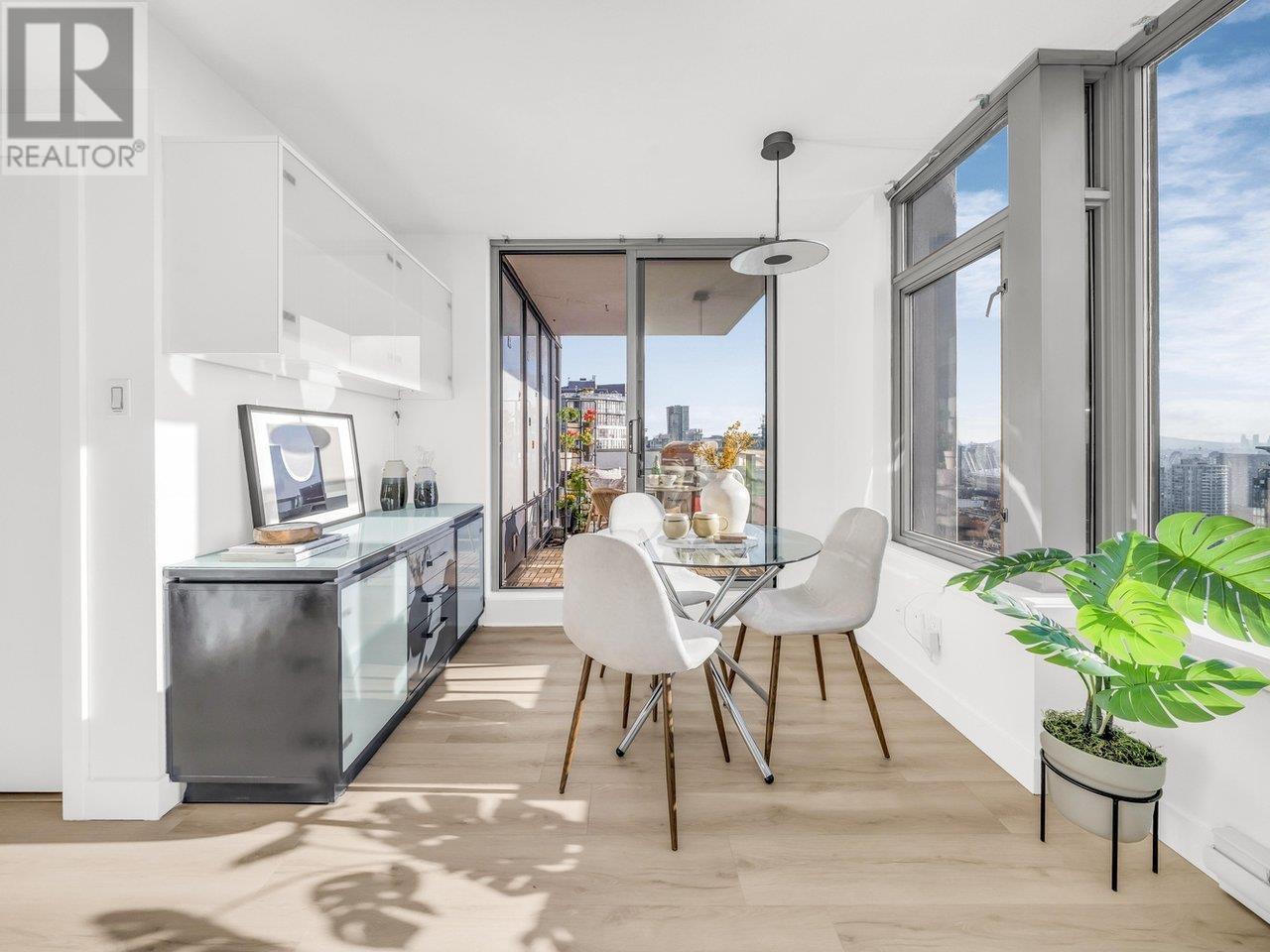 Listing Picture 8 of 40 : 3202 1255 SEYMOUR STREET, Vancouver / 溫哥華 - 魯藝地產 Yvonne Lu Group - MLS Medallion Club Member