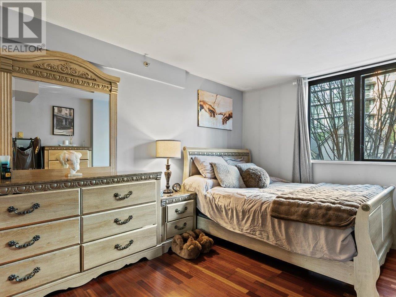 Listing Picture 9 of 25 : 202 488 HELMCKEN STREET, Vancouver / 溫哥華 - 魯藝地產 Yvonne Lu Group - MLS Medallion Club Member