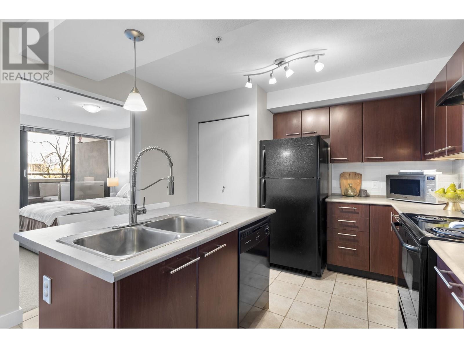 Listing Picture 12 of 24 : 307 2525 BLENHEIM STREET, Vancouver / 溫哥華 - 魯藝地產 Yvonne Lu Group - MLS Medallion Club Member