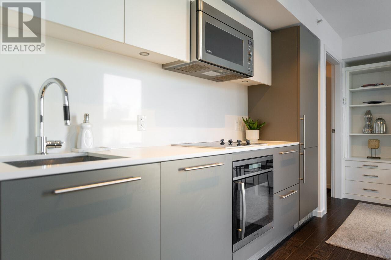 Listing Picture 12 of 27 : 1701 999 SEYMOUR STREET, Vancouver / 溫哥華 - 魯藝地產 Yvonne Lu Group - MLS Medallion Club Member