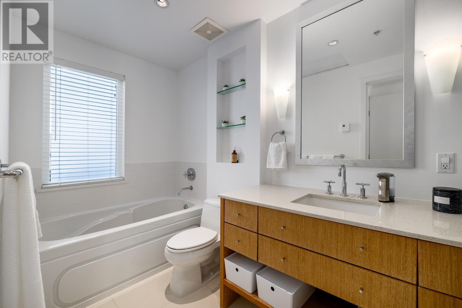 Listing Picture 21 of 28 : 2955 LAUREL STREET, Vancouver / 溫哥華 - 魯藝地產 Yvonne Lu Group - MLS Medallion Club Member