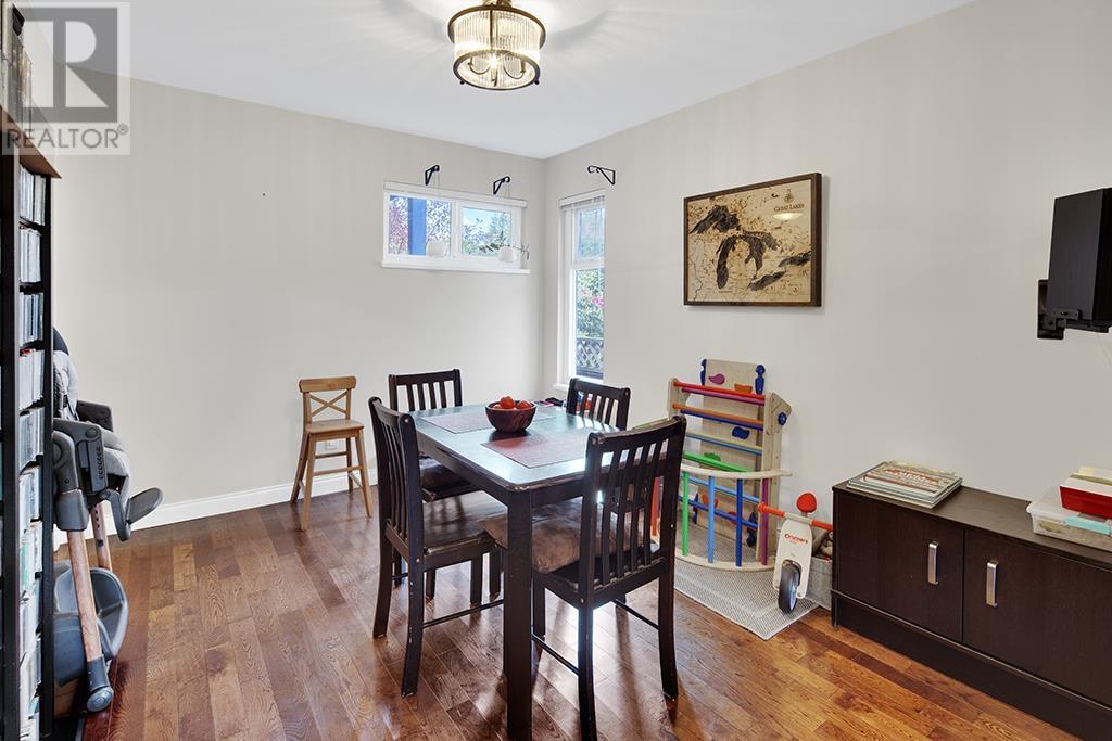 Listing Picture 10 of 25 : 88 W 16TH AVENUE, Vancouver / 溫哥華 - 魯藝地產 Yvonne Lu Group - MLS Medallion Club Member