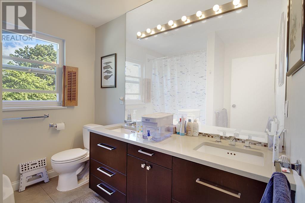 Listing Picture 21 of 25 : 88 W 16TH AVENUE, Vancouver / 溫哥華 - 魯藝地產 Yvonne Lu Group - MLS Medallion Club Member