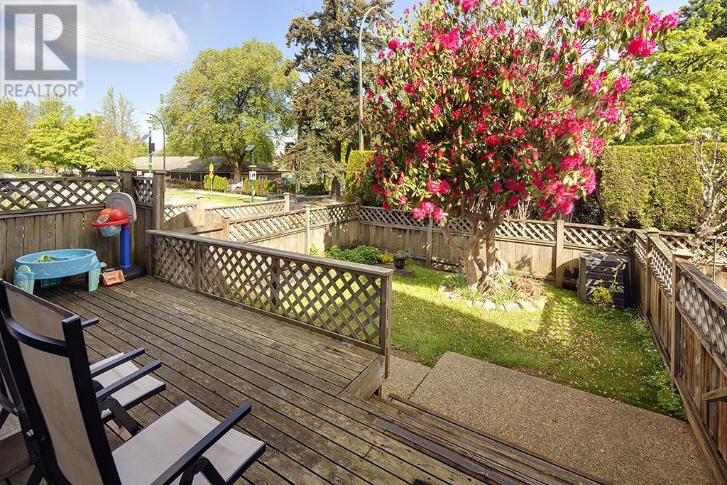 Listing Picture 3 of 25 : 88 W 16TH AVENUE, Vancouver / 溫哥華 - 魯藝地產 Yvonne Lu Group - MLS Medallion Club Member