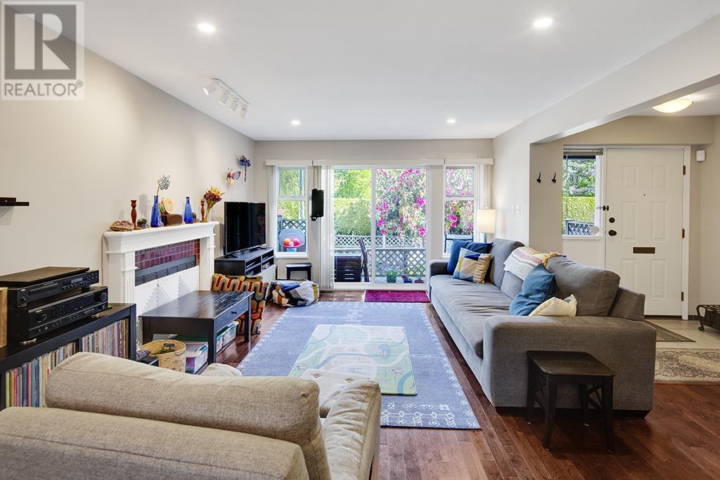 Listing Picture 5 of 25 : 88 W 16TH AVENUE, Vancouver / 溫哥華 - 魯藝地產 Yvonne Lu Group - MLS Medallion Club Member