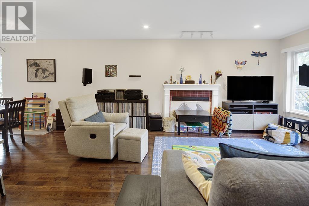 Listing Picture 7 of 25 : 88 W 16TH AVENUE, Vancouver / 溫哥華 - 魯藝地產 Yvonne Lu Group - MLS Medallion Club Member