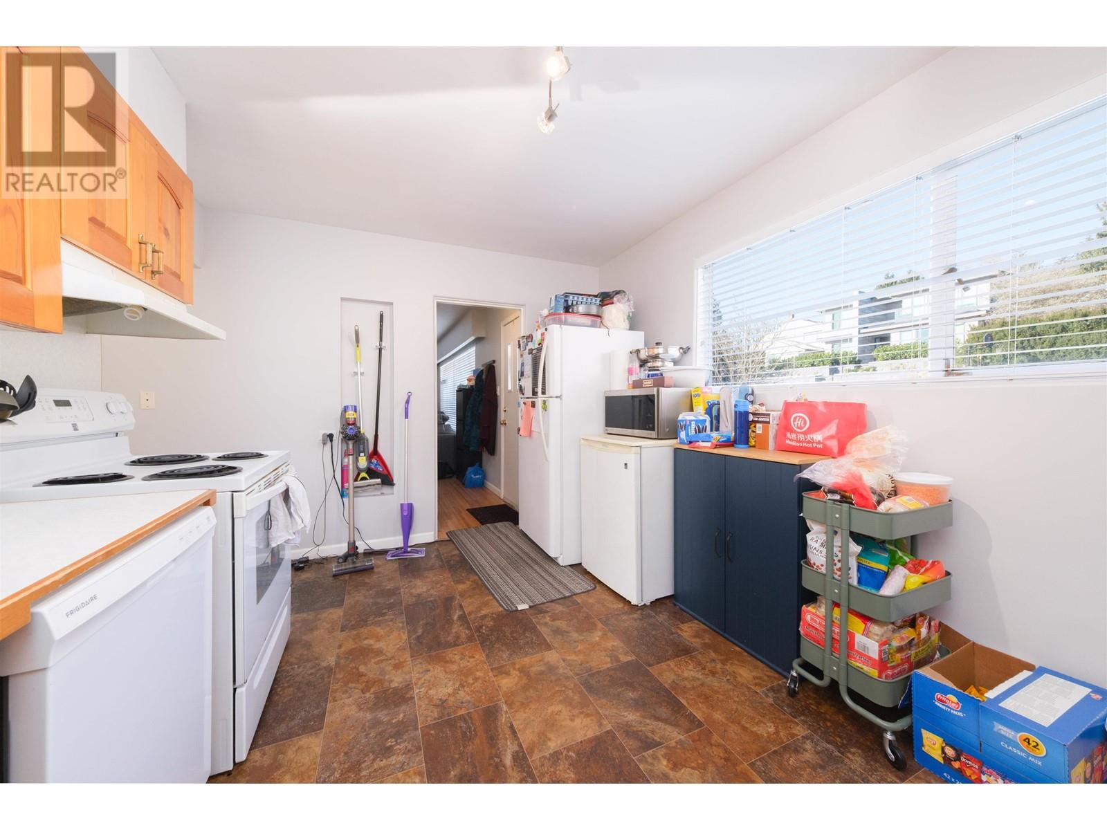 1059 Calverhall Street, North Vancouver, British Columbia  V7L 1Y4 - Photo 12 - R2967631