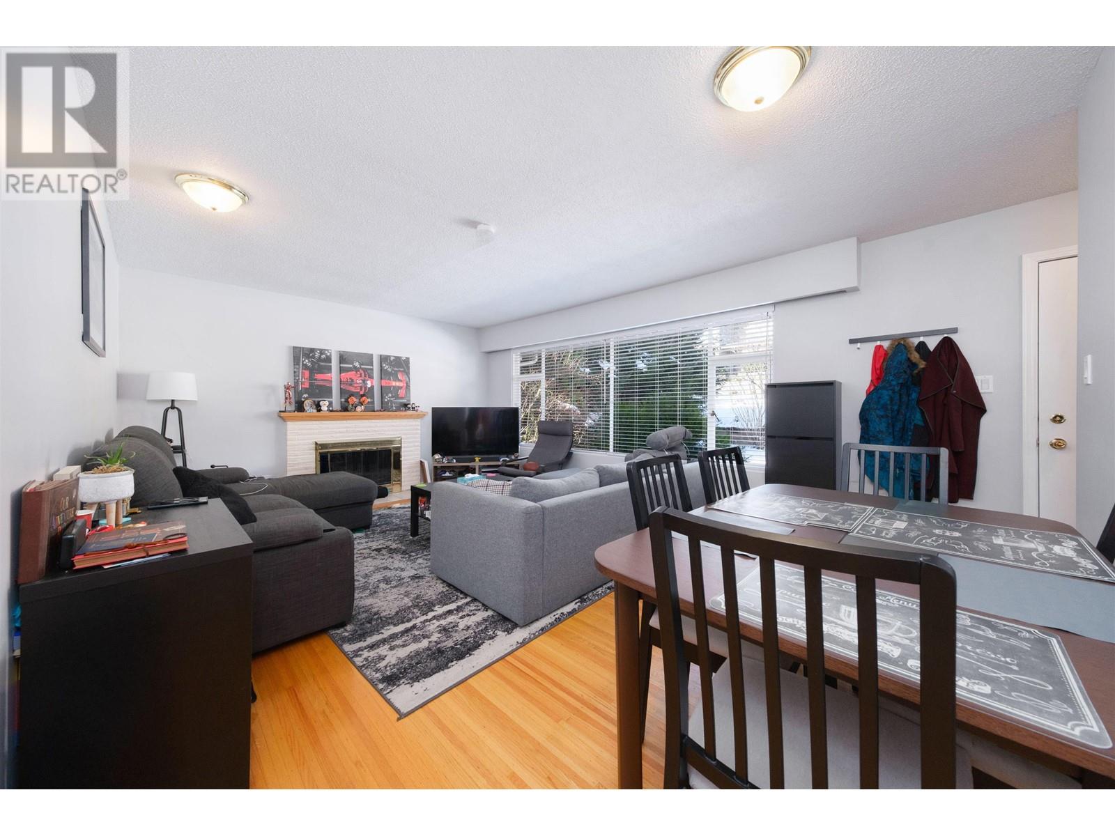 1059 Calverhall Street, North Vancouver, British Columbia  V7L 1Y4 - Photo 2 - R2967631