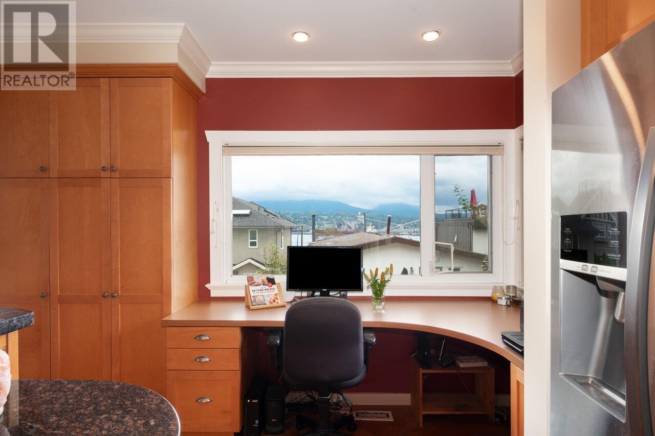 Listing Picture 17 of 40 : 2815 YALE STREET, Vancouver / 溫哥華 - 魯藝地產 Yvonne Lu Group - MLS Medallion Club Member