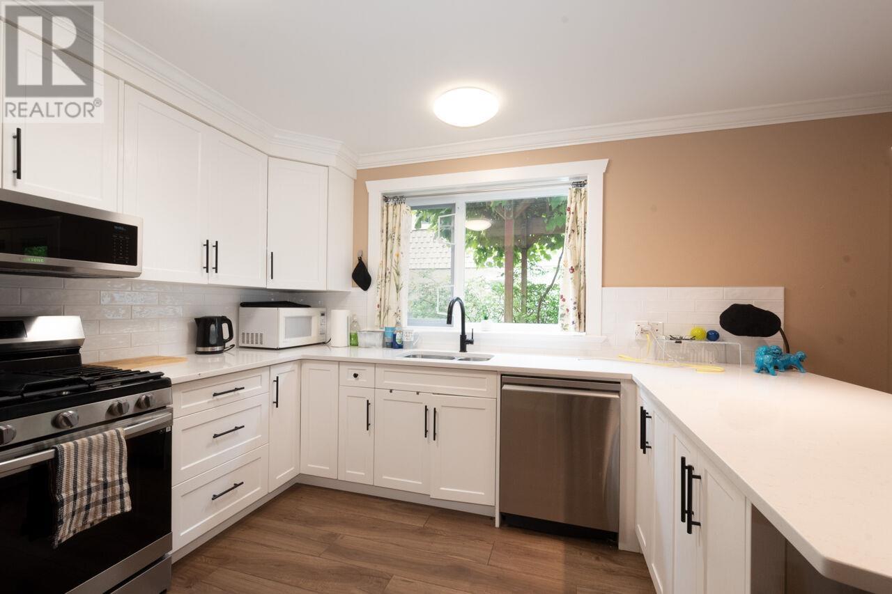 Listing Picture 29 of 40 : 2815 YALE STREET, Vancouver / 溫哥華 - 魯藝地產 Yvonne Lu Group - MLS Medallion Club Member