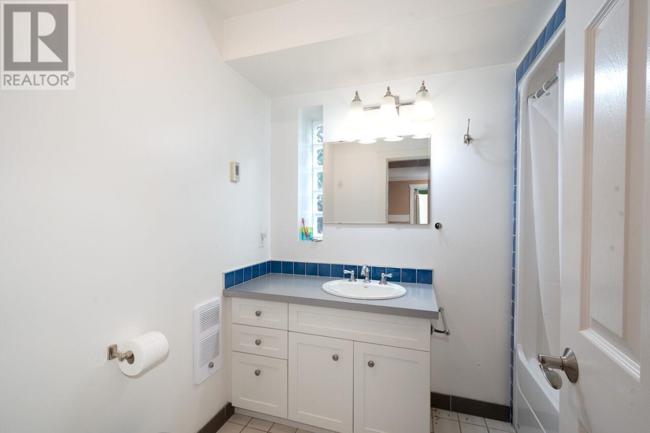 Listing Picture 31 of 40 : 2815 YALE STREET, Vancouver / 溫哥華 - 魯藝地產 Yvonne Lu Group - MLS Medallion Club Member