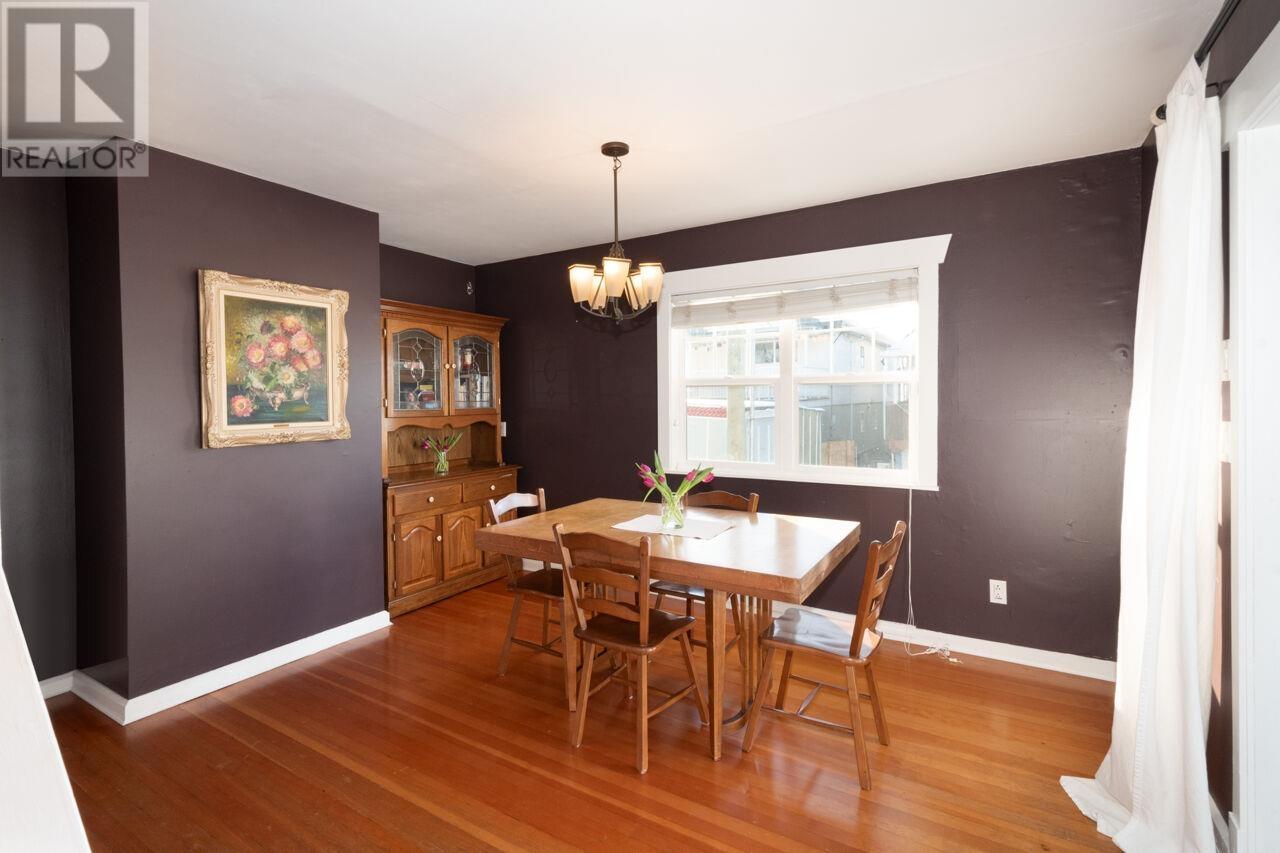 Listing Picture 10 of 39 : 3313 E 26TH AVENUE, Vancouver / 溫哥華 - 魯藝地產 Yvonne Lu Group - MLS Medallion Club Member