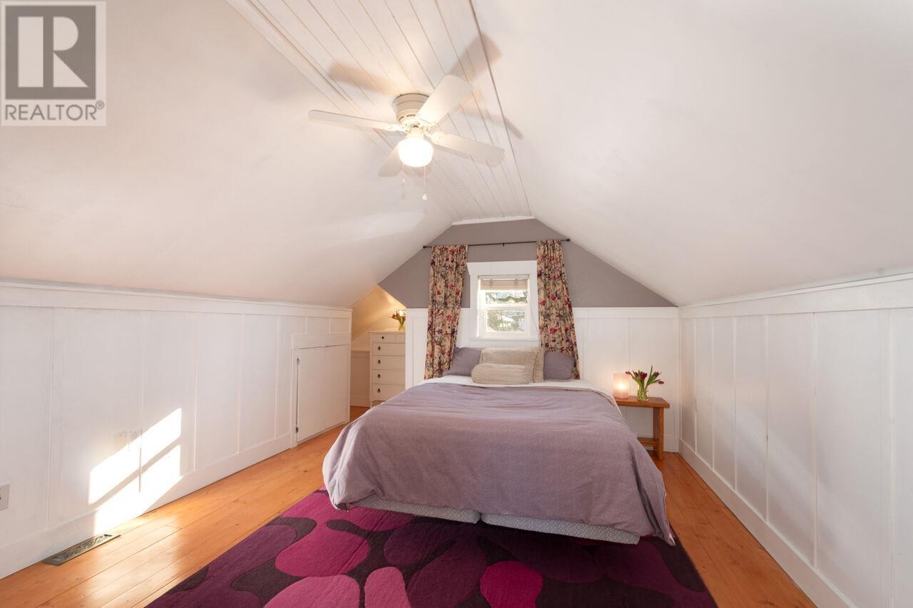 Listing Picture 17 of 39 : 3313 E 26TH AVENUE, Vancouver / 溫哥華 - 魯藝地產 Yvonne Lu Group - MLS Medallion Club Member