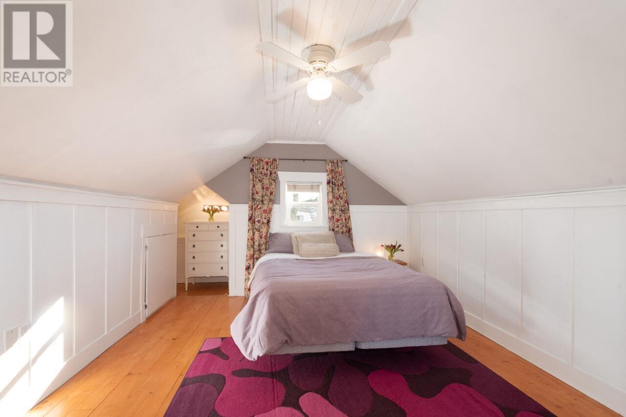 Listing Picture 18 of 39 : 3313 E 26TH AVENUE, Vancouver / 溫哥華 - 魯藝地產 Yvonne Lu Group - MLS Medallion Club Member