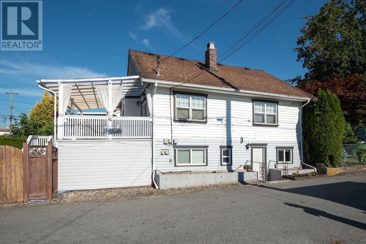 Listing Picture 35 of 39 : 3313 E 26TH AVENUE, Vancouver / 溫哥華 - 魯藝地產 Yvonne Lu Group - MLS Medallion Club Member