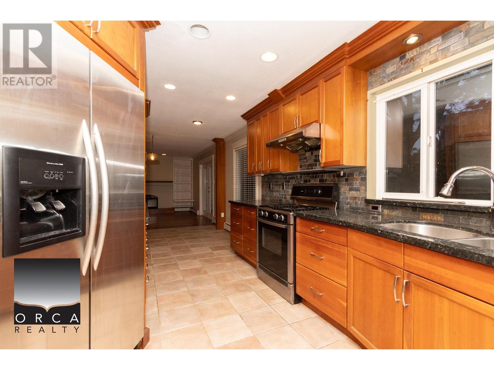 8640 Dakota Place, Richmond, British Columbia  V7C 4Y6 - Photo 4 - R2967704