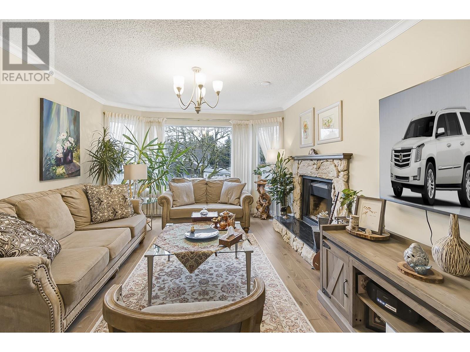 883 Nairn Court, North Vancouver, British Columbia  V7H 2S4 - Photo 4 - R2965255