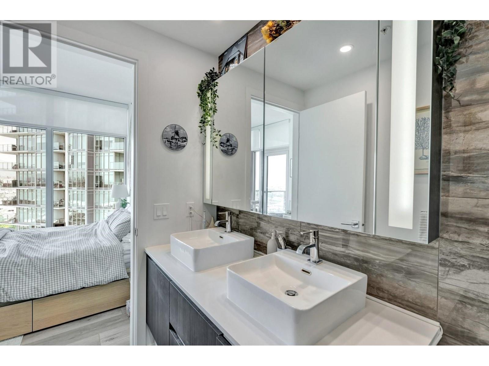 Listing Picture 18 of 34 : 2808 1888 GILMORE AVENUE, Burnaby / 本拿比 - 魯藝地產 Yvonne Lu Group - MLS Medallion Club Member
