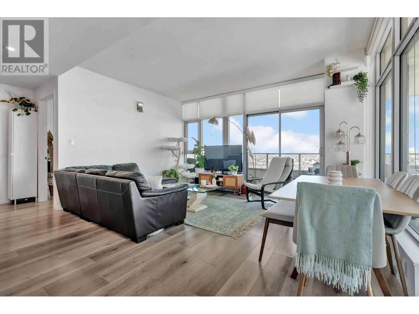 Listing Picture 4 of 34 : 2808 1888 GILMORE AVENUE, Burnaby / 本拿比 - 魯藝地產 Yvonne Lu Group - MLS Medallion Club Member