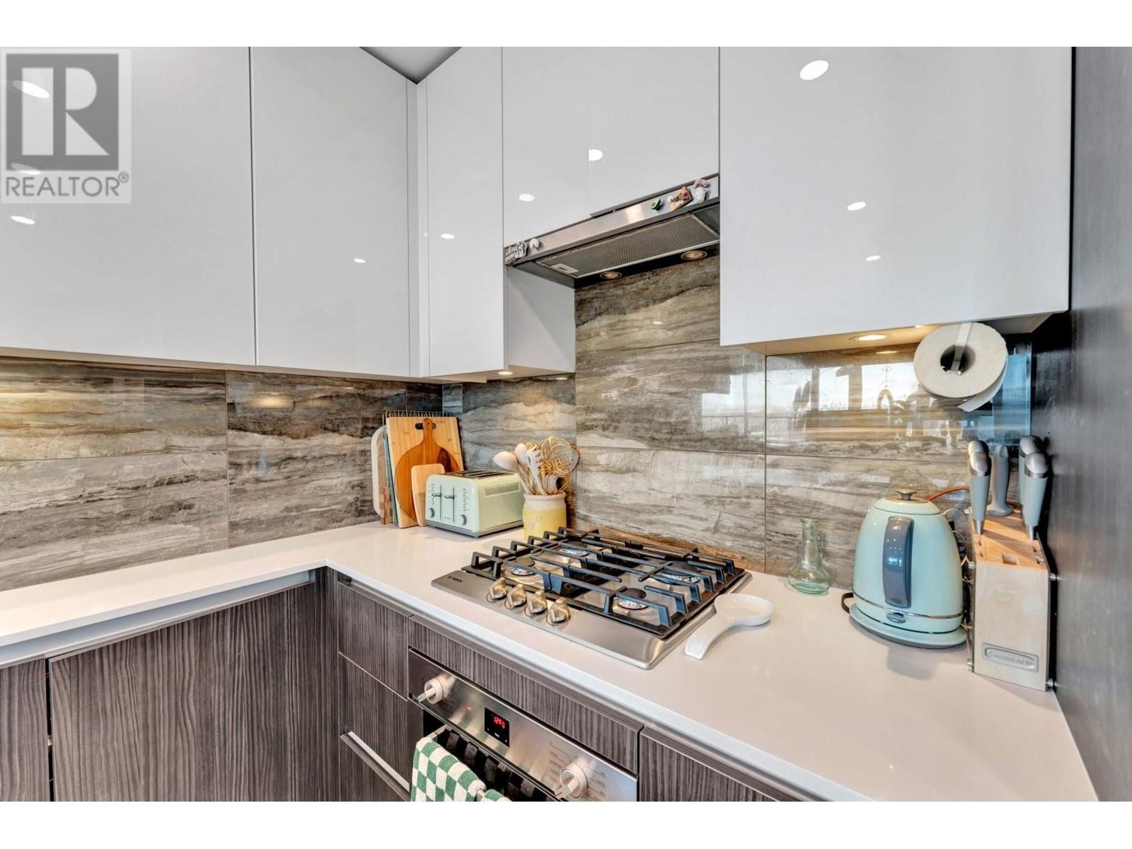 Listing Picture 12 of 34 : 2808 1888 GILMORE AVENUE, Burnaby / 本拿比 - 魯藝地產 Yvonne Lu Group - MLS Medallion Club Member