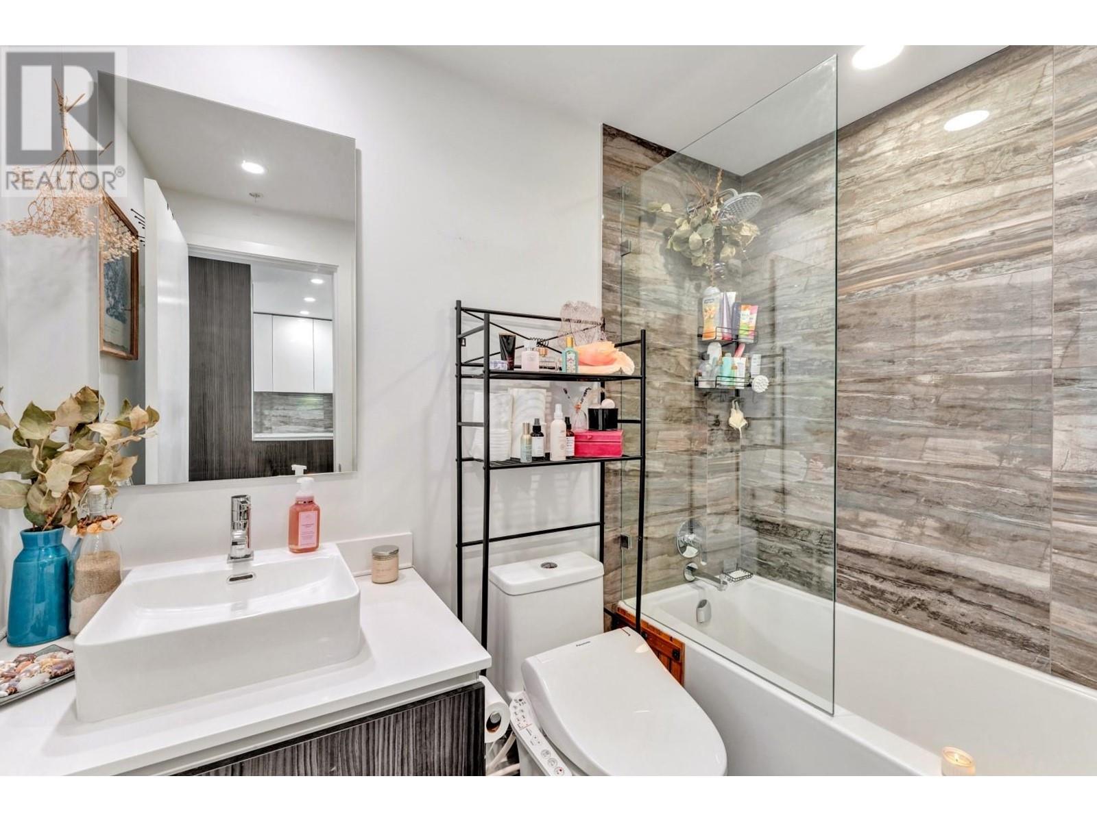 Listing Picture 13 of 34 : 2808 1888 GILMORE AVENUE, Burnaby / 本拿比 - 魯藝地產 Yvonne Lu Group - MLS Medallion Club Member
