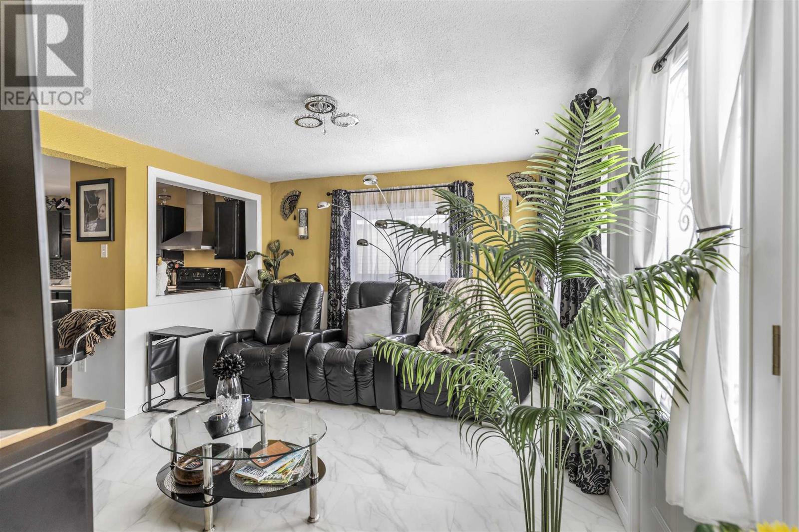 27 Elmwood Ave, Sault Ste. Marie, Ontario  P6B 4V6 - Photo 8 - SM250301
