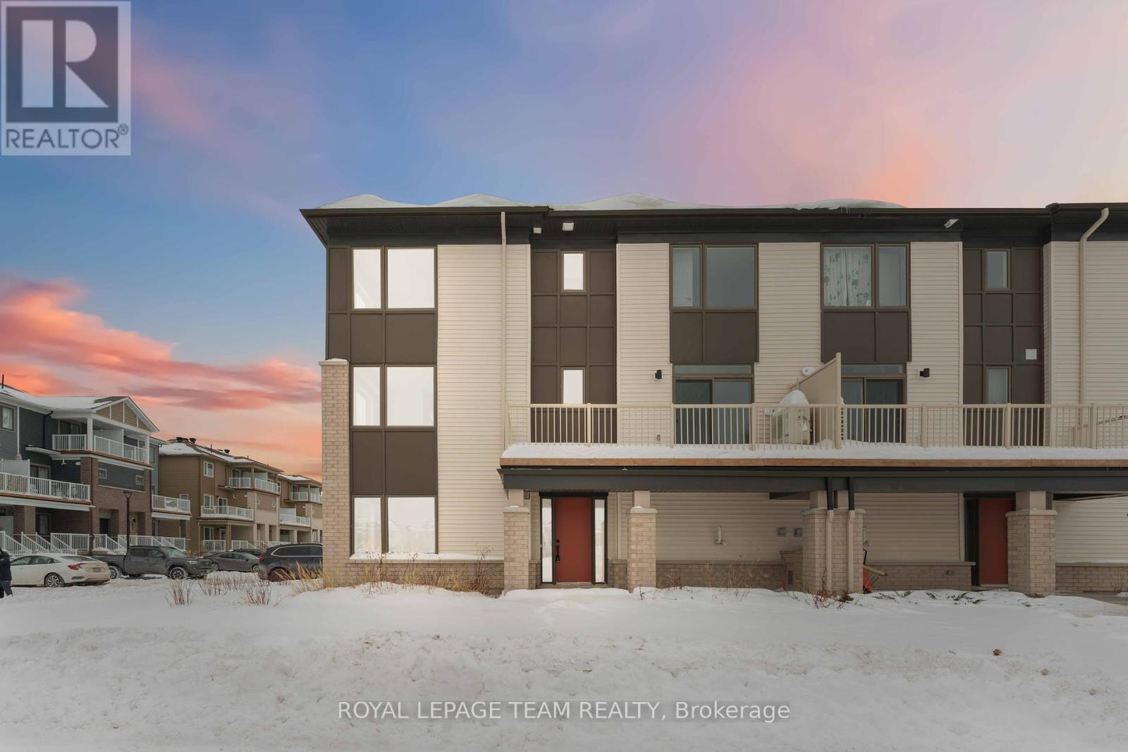 Property at 700 CHROMITE PRIVATE image 1