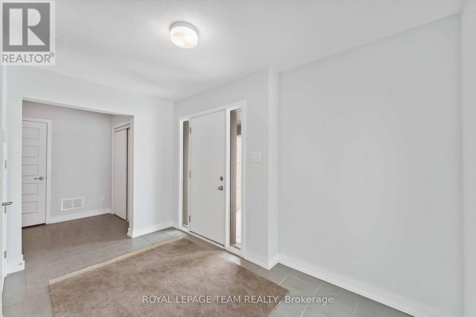 Property at 700 CHROMITE PRIVATE image 3