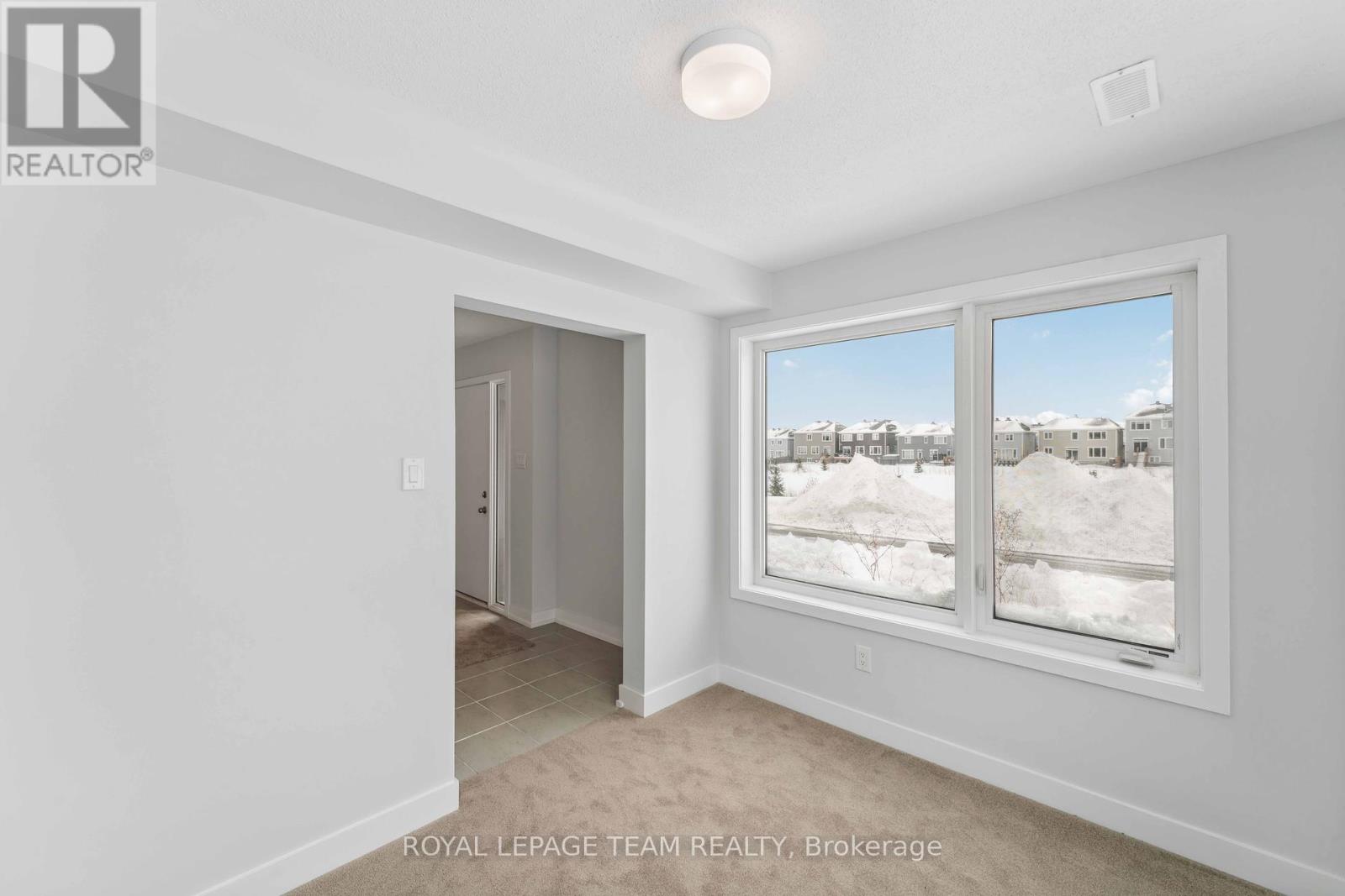 Property at 700 CHROMITE PRIVATE image 5