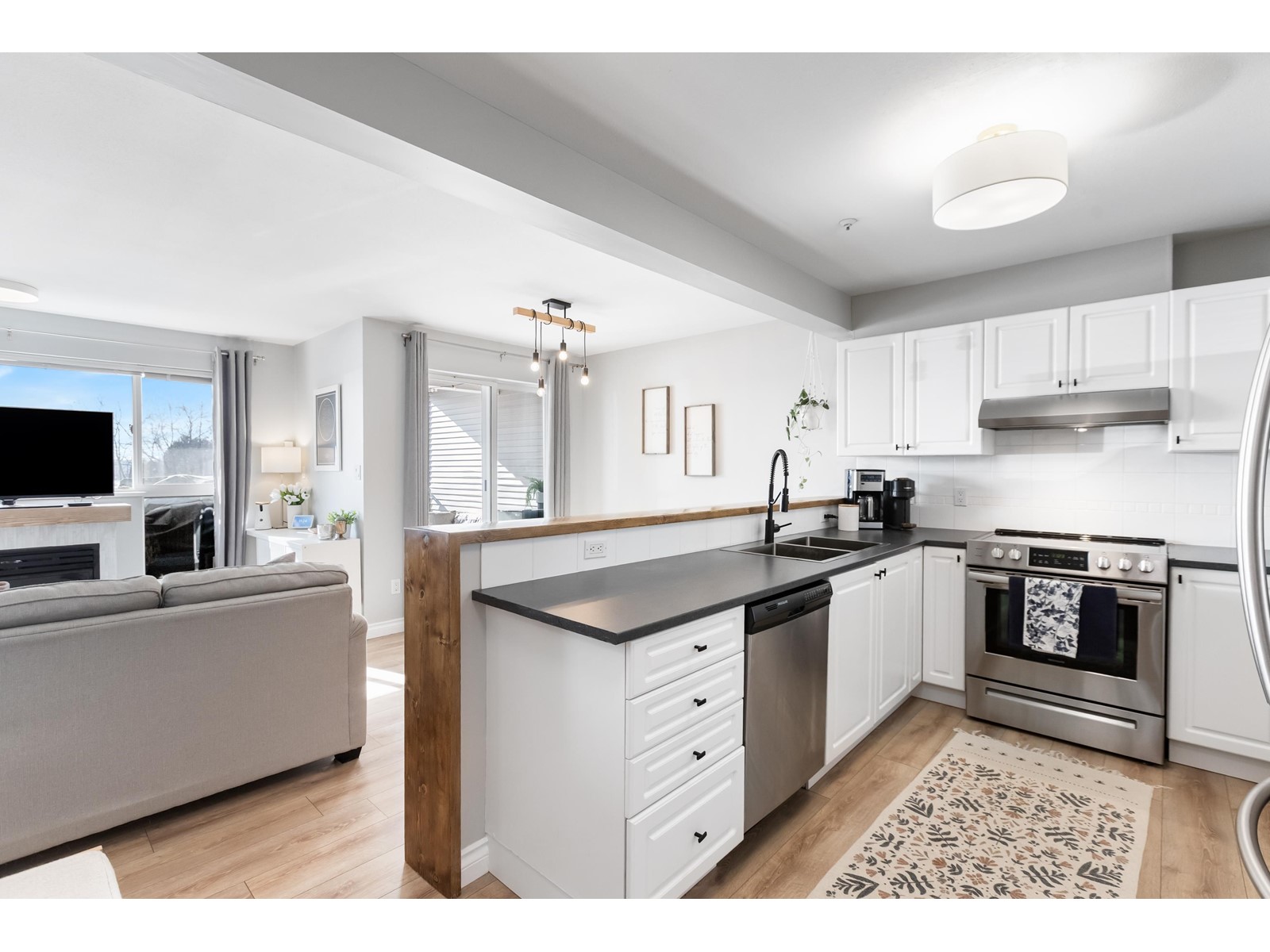308 6390 196 Street, Langley, British Columbia  V2Y 1J2 - Photo 2 - R2967788