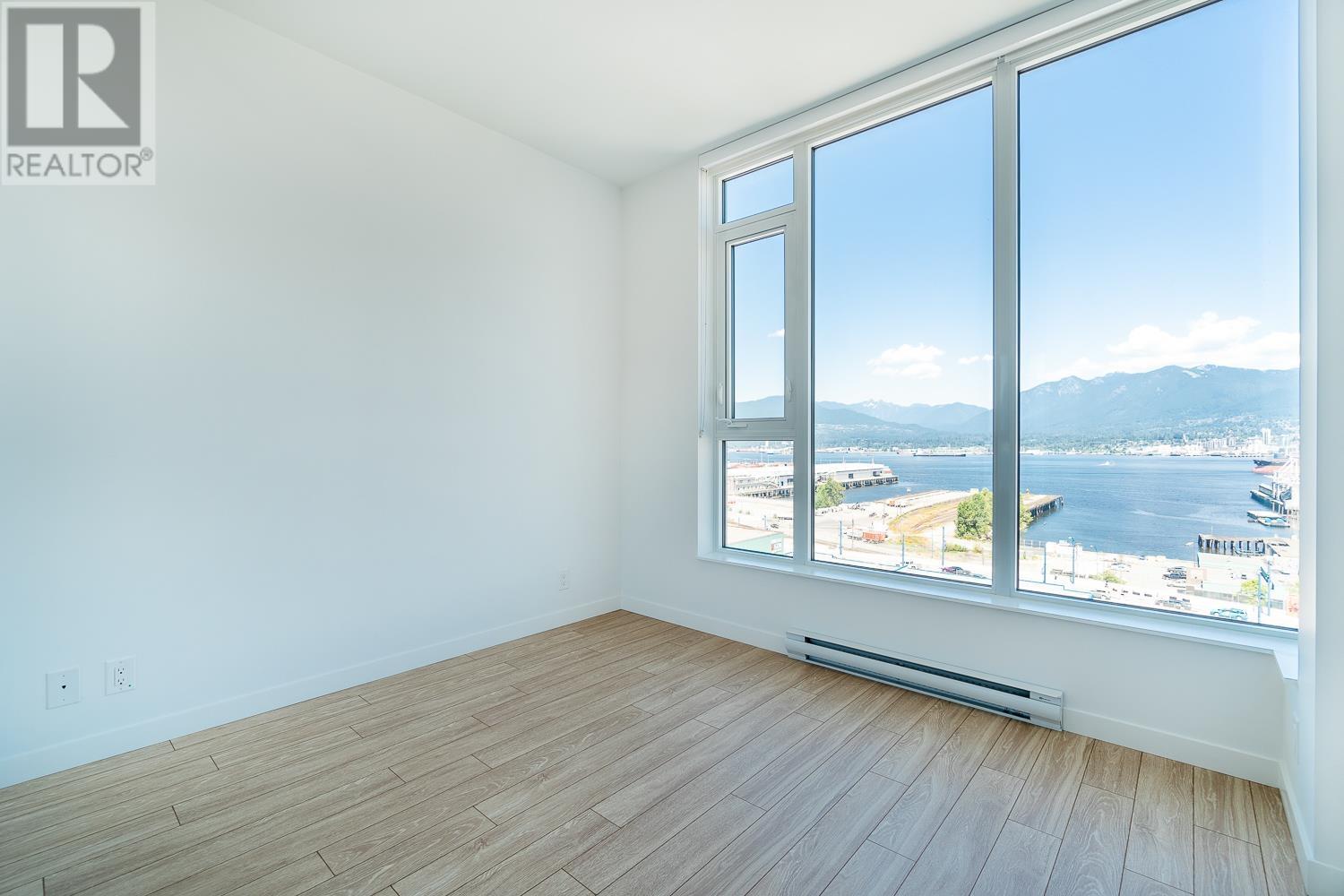 Listing Picture 7 of 40 : PH9 955 E HASTINGS STREET, Vancouver / 溫哥華 - 魯藝地產 Yvonne Lu Group - MLS Medallion Club Member